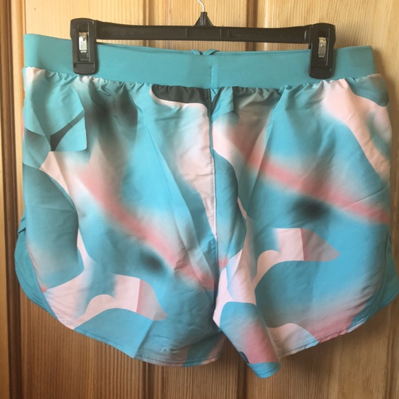 Under Armour Running/Athleisure Shorts, L, NWT! - Picture 6 of 9